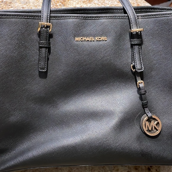 Michael Kors Large Saffiano handbag - Picture 10 of 10